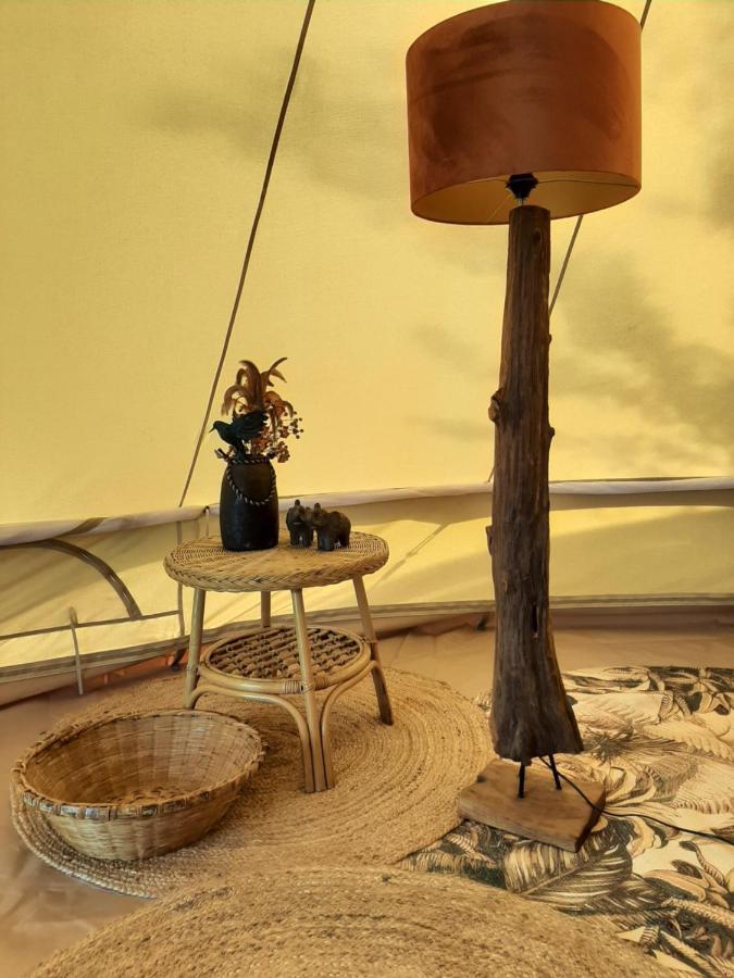 Glamping De Vrije Wind, Tentverhuur Houwerzijl 外观 照片
